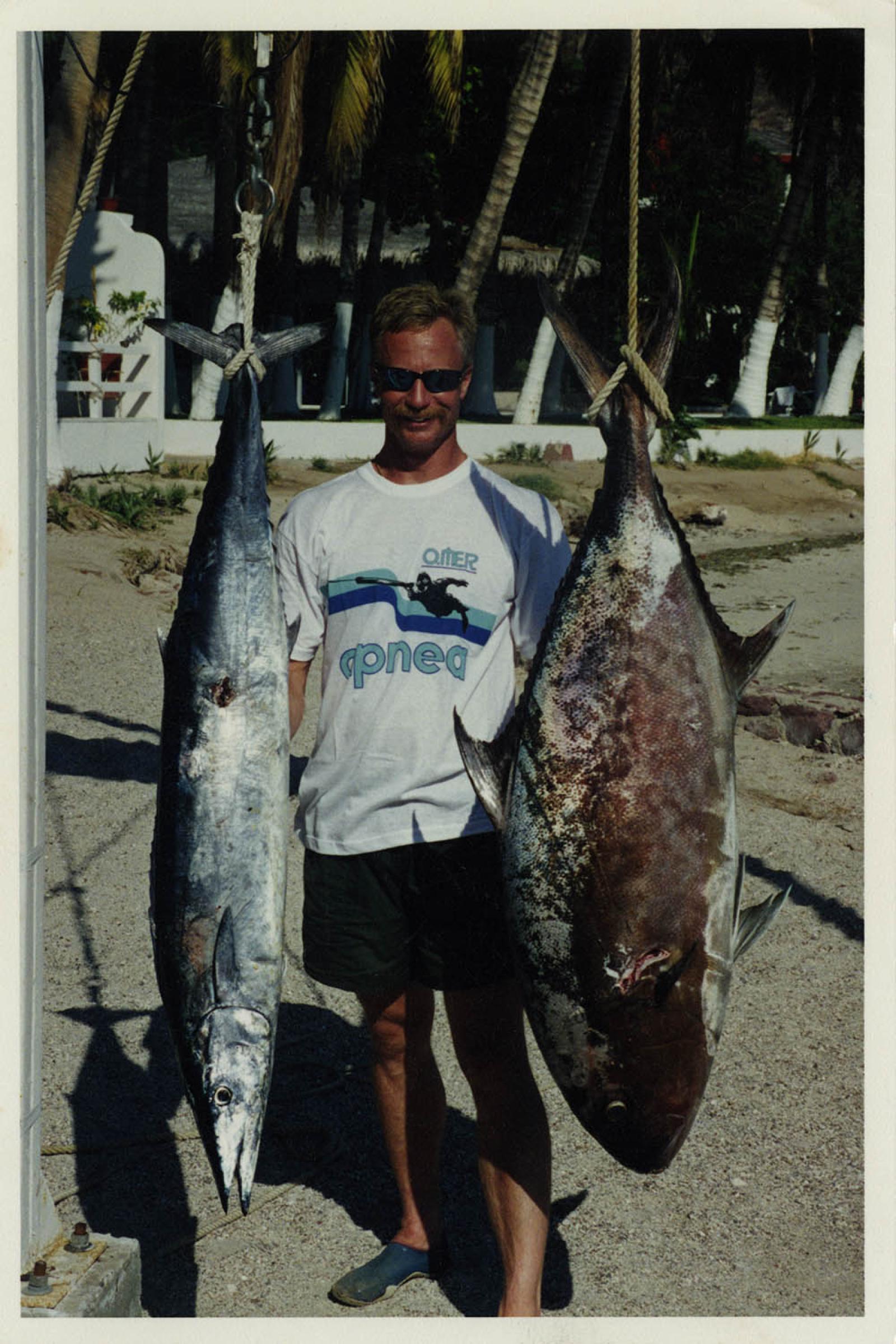 Hombre en pesca deportiva.