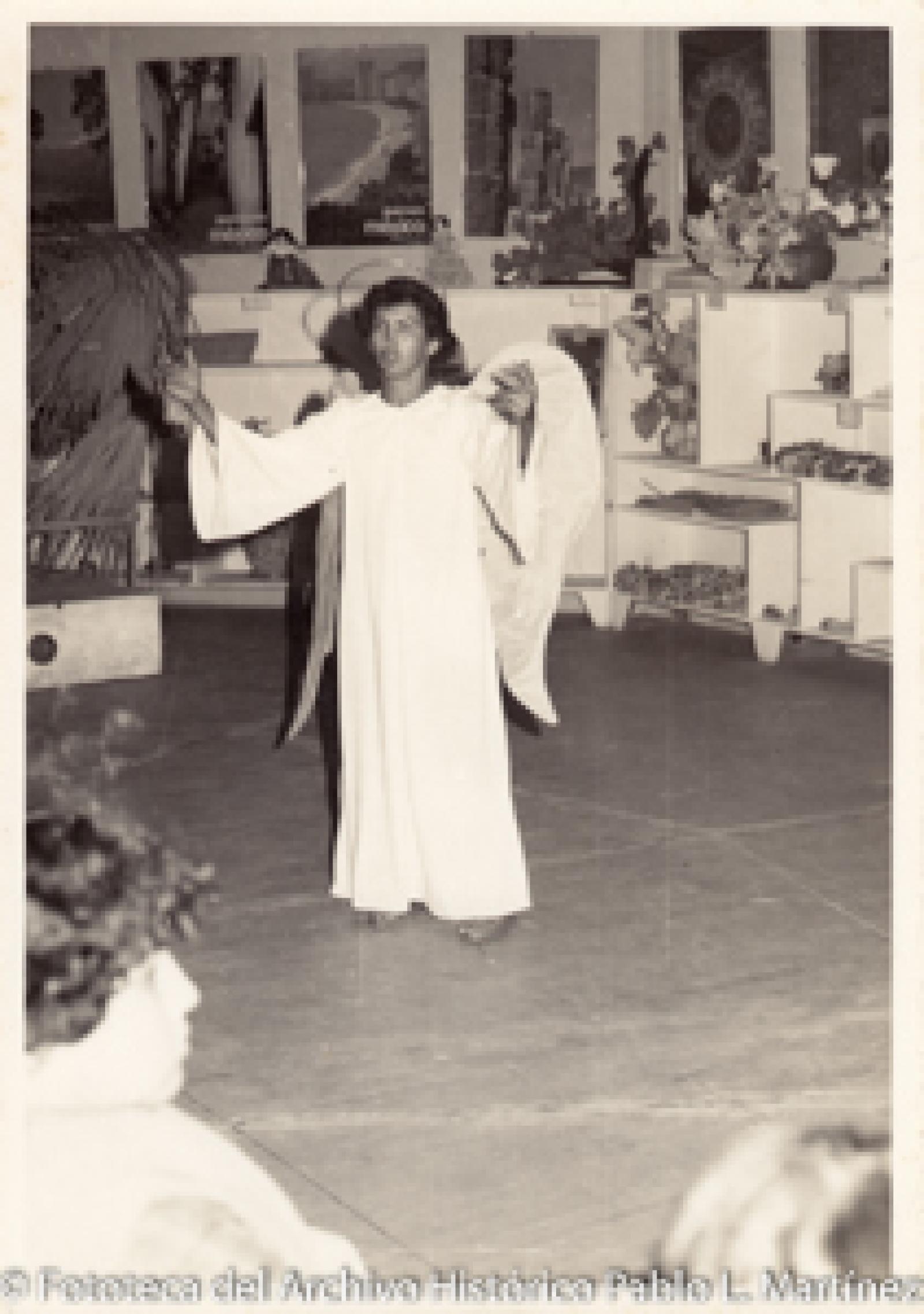 Hombre que viste de ángel