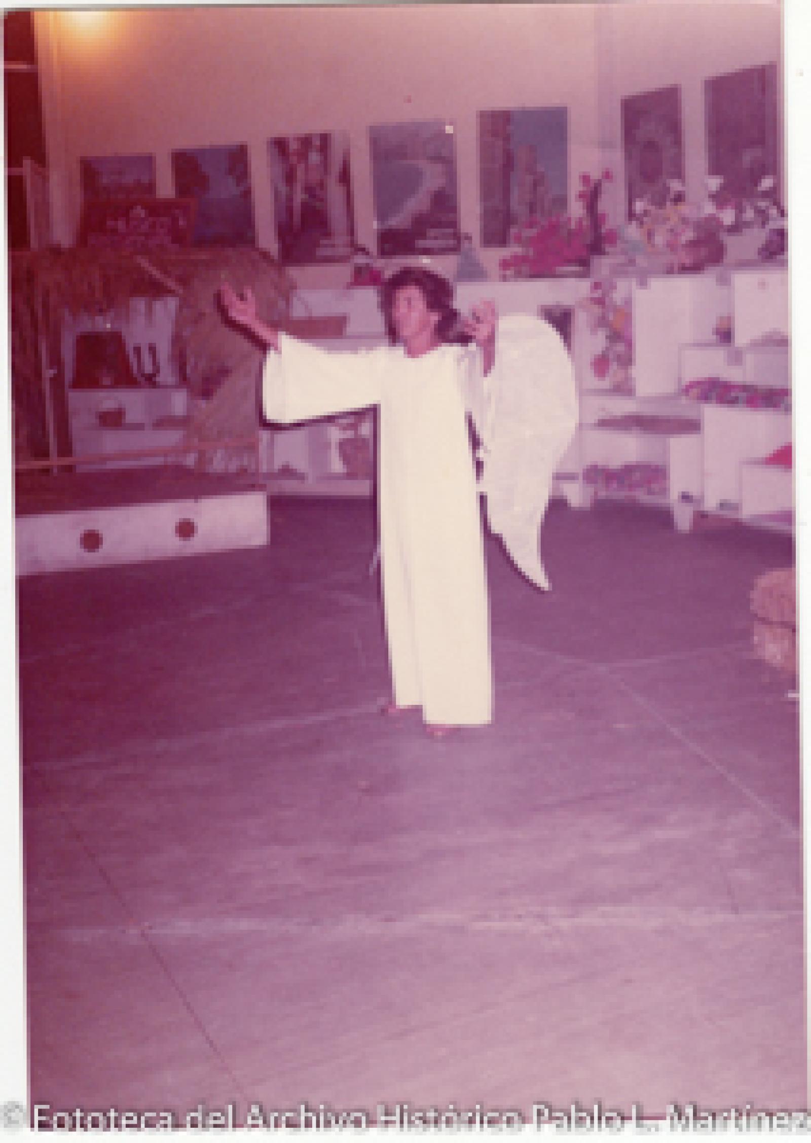 Hombre que viste de ángel.
