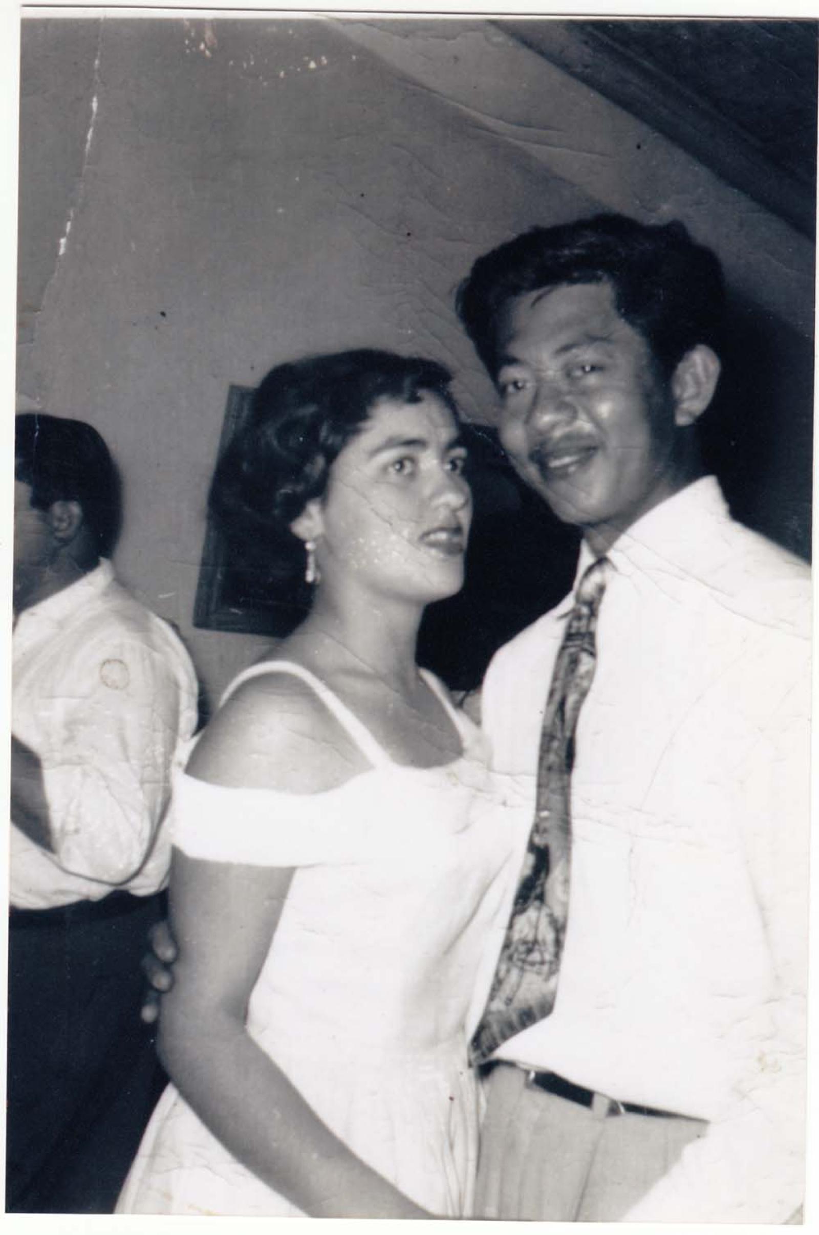 Hombre y mujer que bailan.