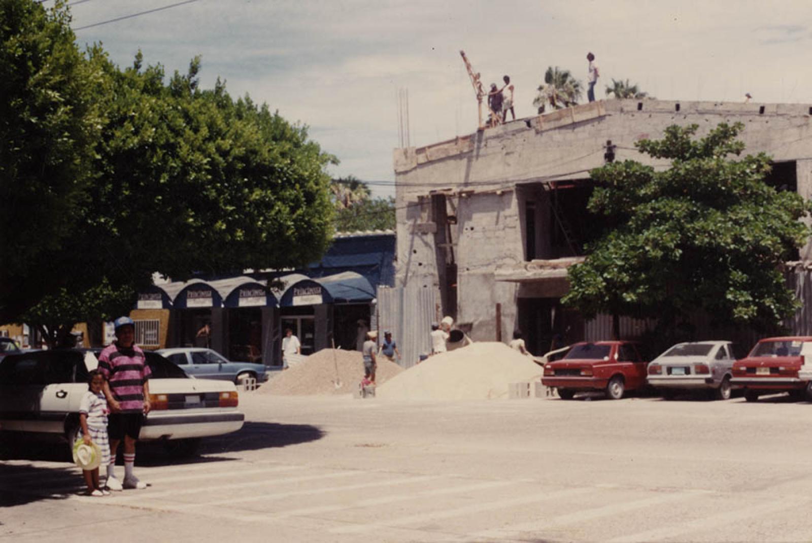 Hombres en construcción.