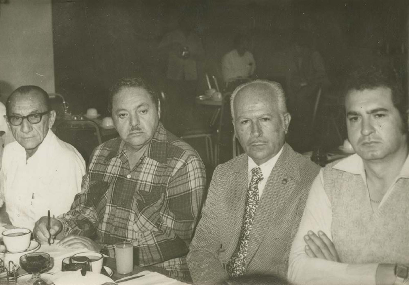 Hombres, retrato.