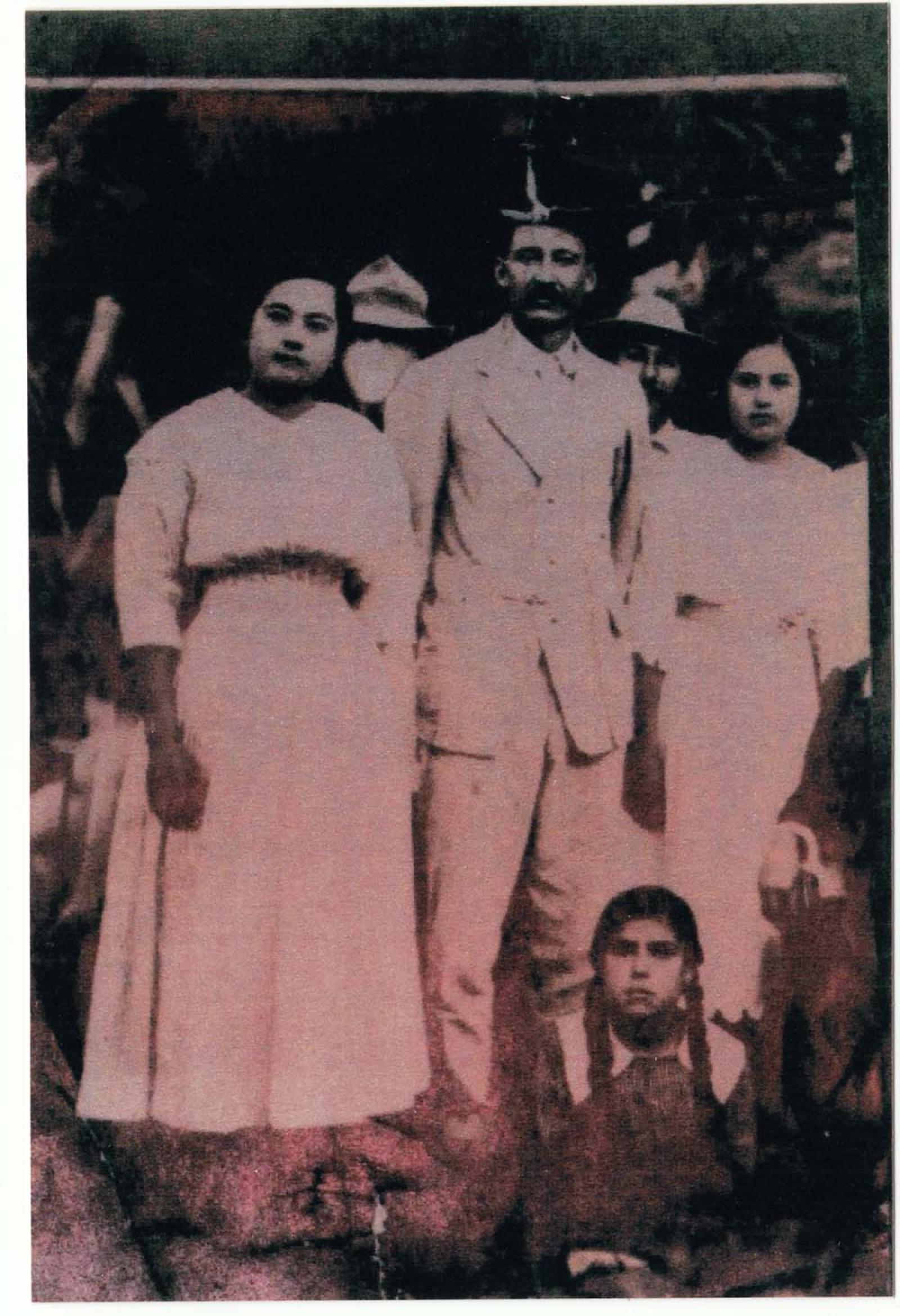 Hombres y mujeres, retrato de grupo
