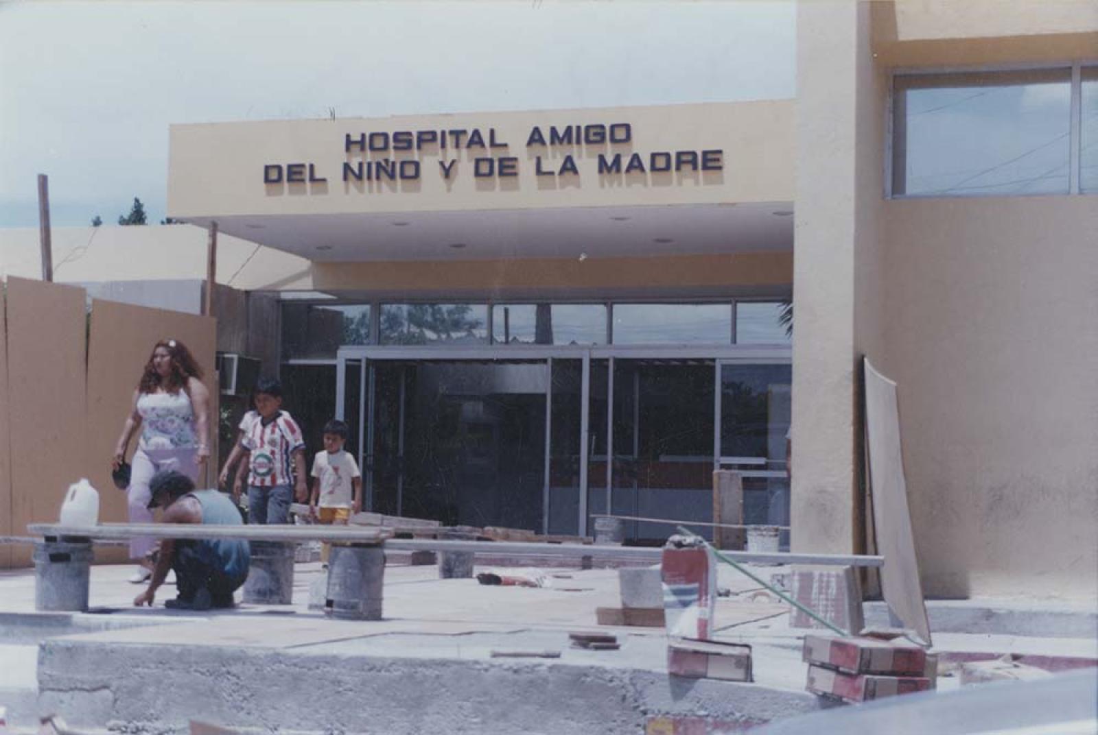 Hospital Amigo del Niño y la Madre, en construcción.