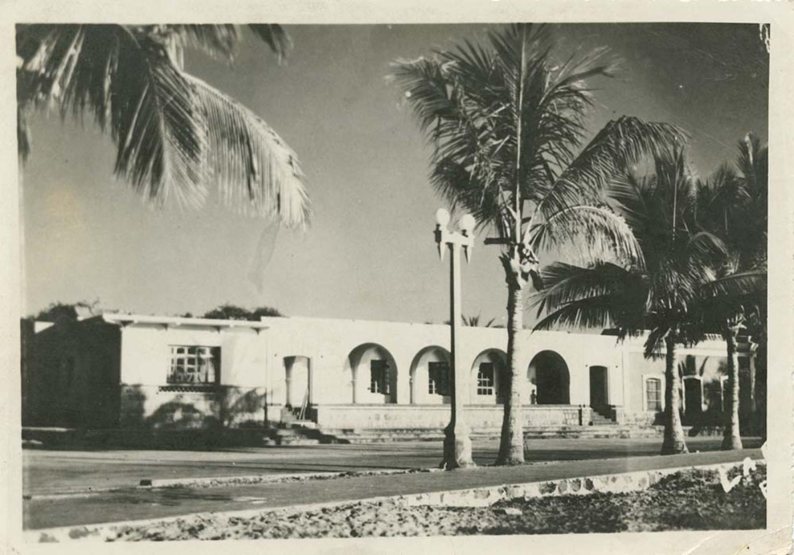 Hotel Los Arcos.