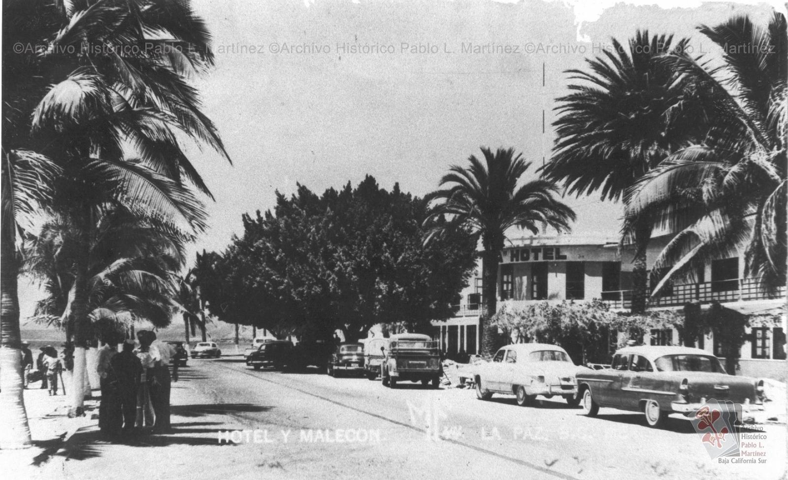 “Hotel Perla y malecón de La Paz, Baja California”.
