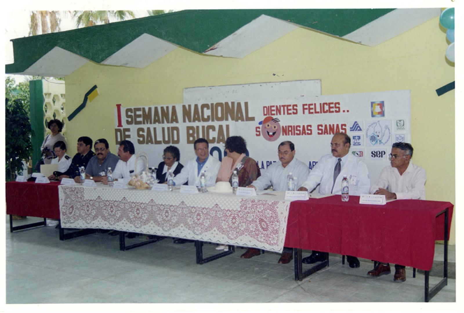 I Semana Nacional de Salud Bucal, retrato de grupo.