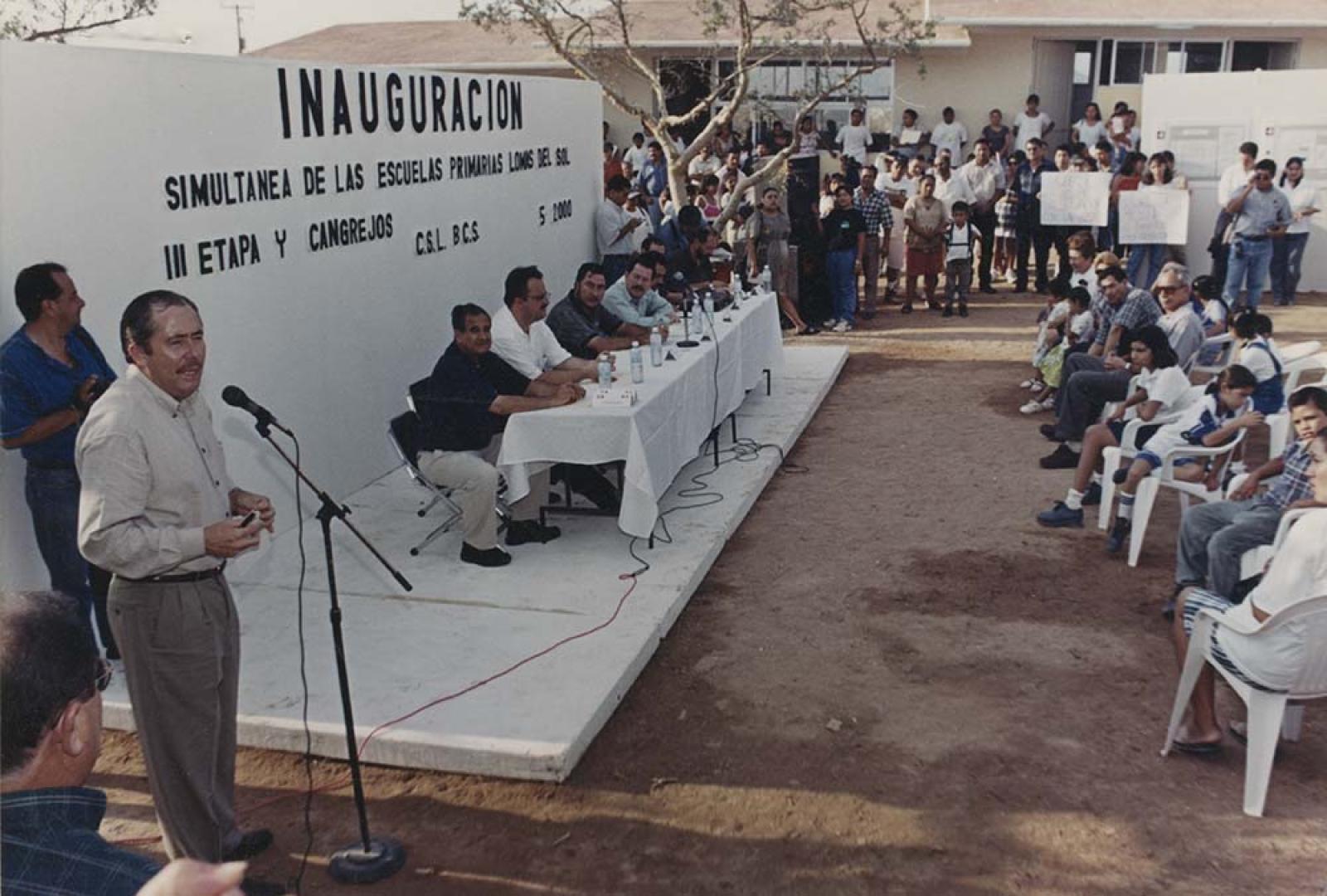 Inauguración de escuelas primarias.