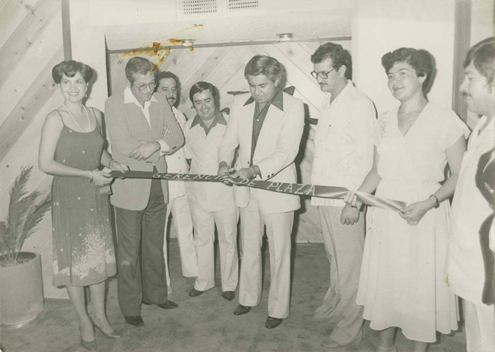 Inauguración de gerencia de plaza de  Banamex.