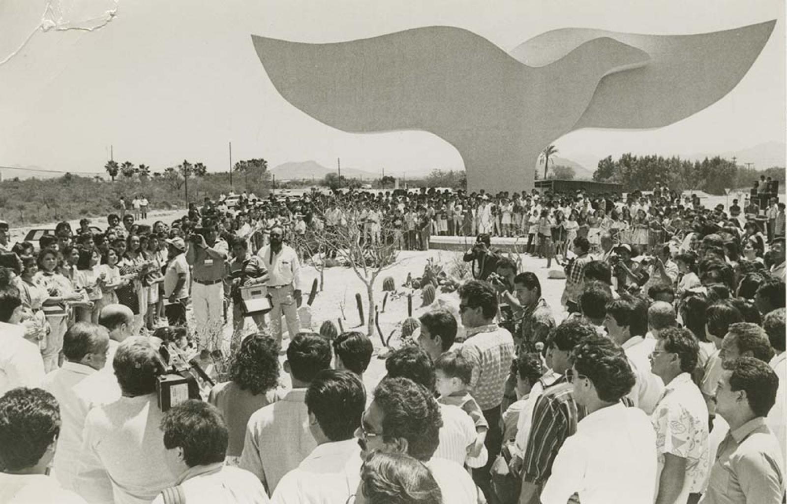 Inauguración del monumento "Puerta a  La Paz" o La Paloma de La Paz.