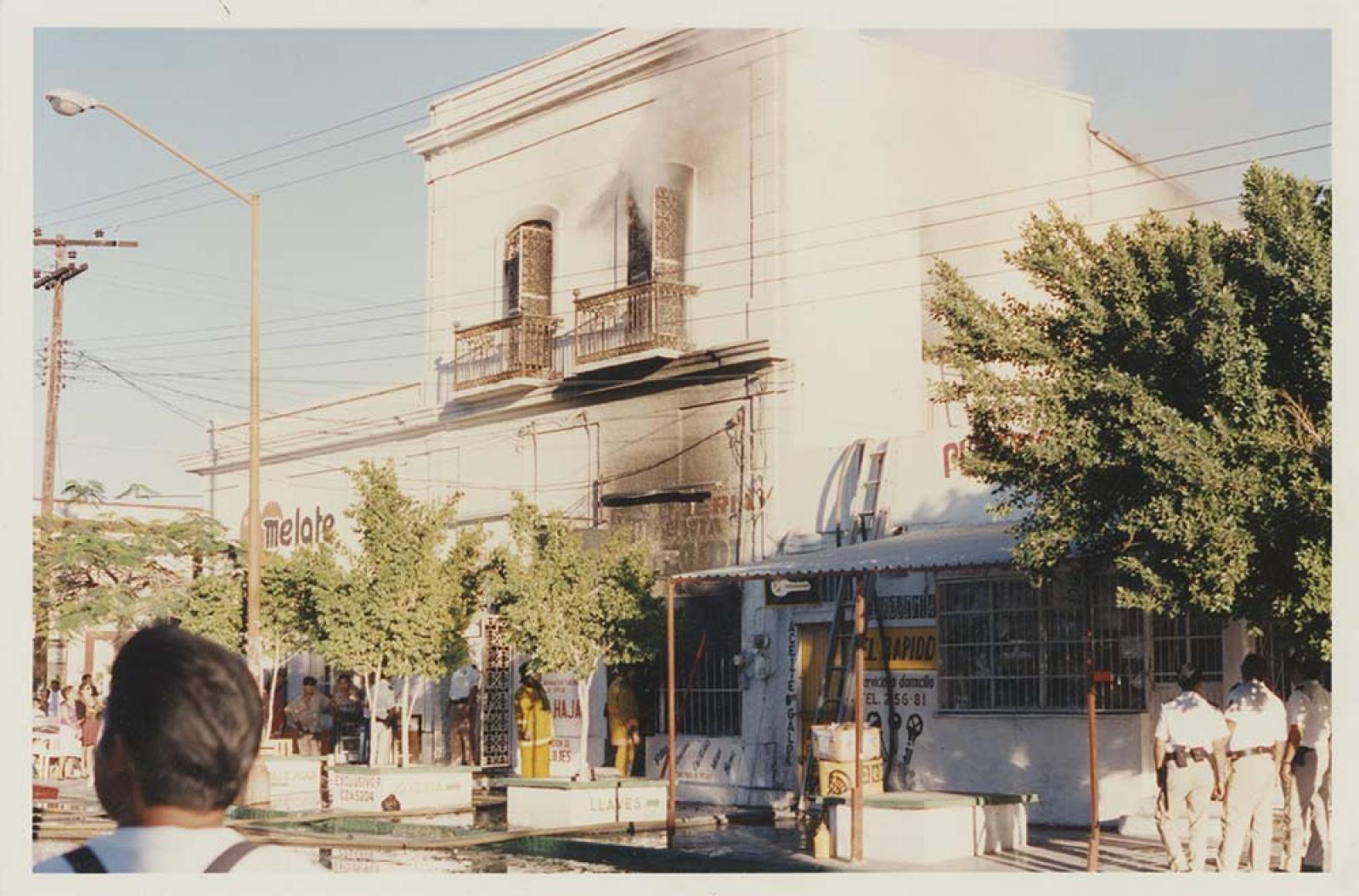 Incendio en comercio del centro de La Paz.