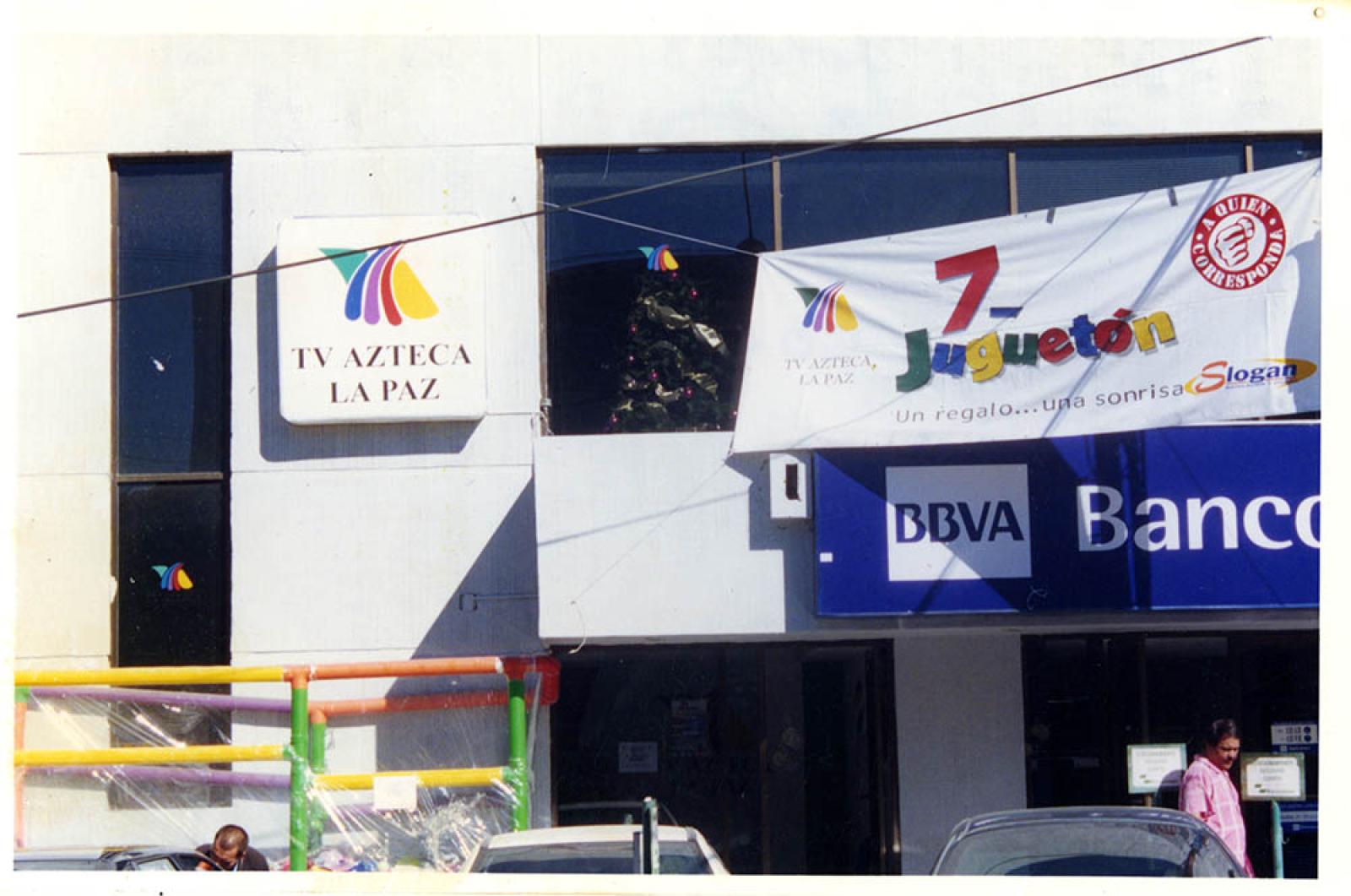 Instalaciones de TV Azteca y del banco Bancomer.