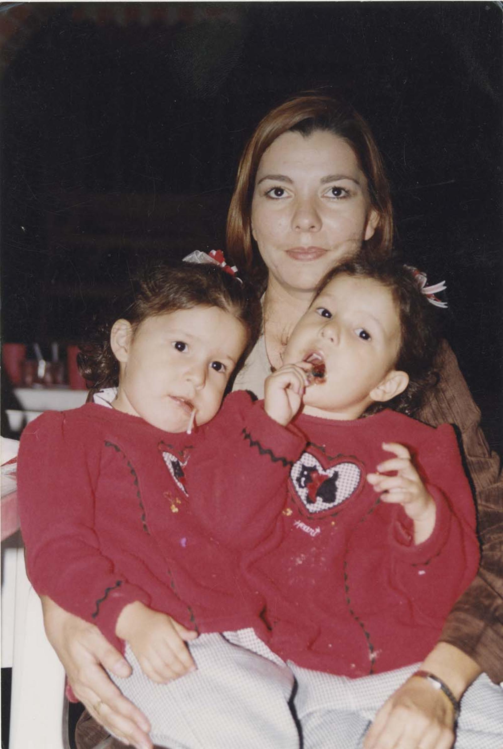 “Irma Irene Green Rivas con Denisse y Eneiza Camarillo”, retrato.