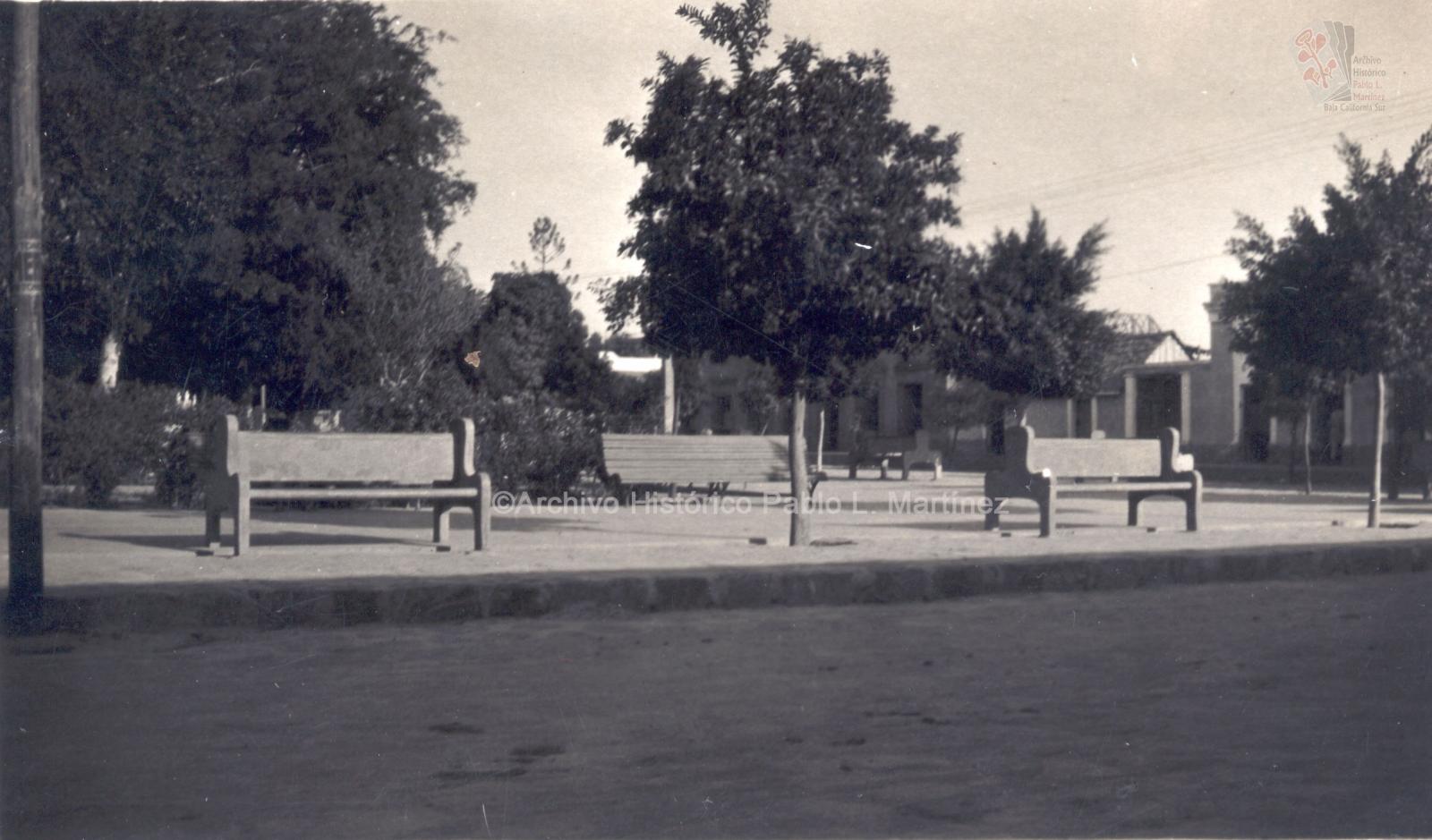 Jardín Velasco y arquitectura de la ciudad de La Paz, Baja California.