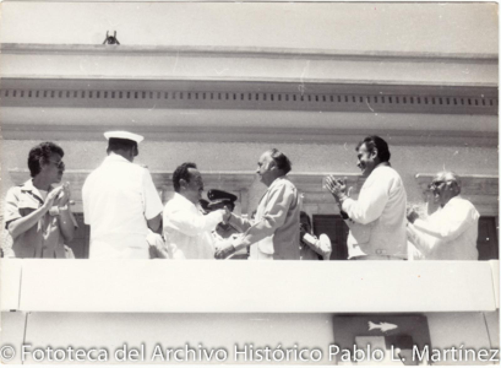 José López  Portillo en acto público, frente a la antigua Casa de Gobierno.