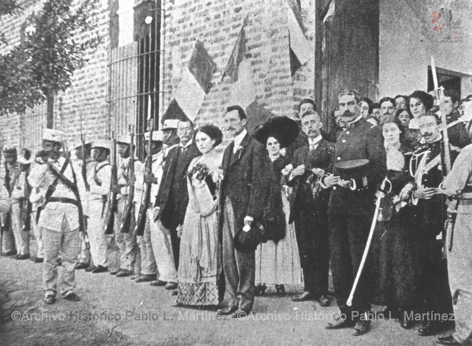 José María Pino Suárez en acto oficial en el cuartel Pineda.