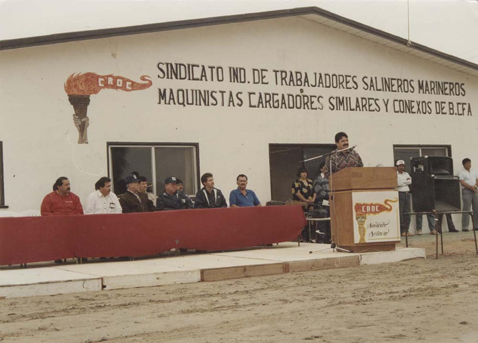 “Juan Antonio Ceseña Urías, dando la bienvenida a Funcionarios de ESSA y Comité Ejecutivo.”