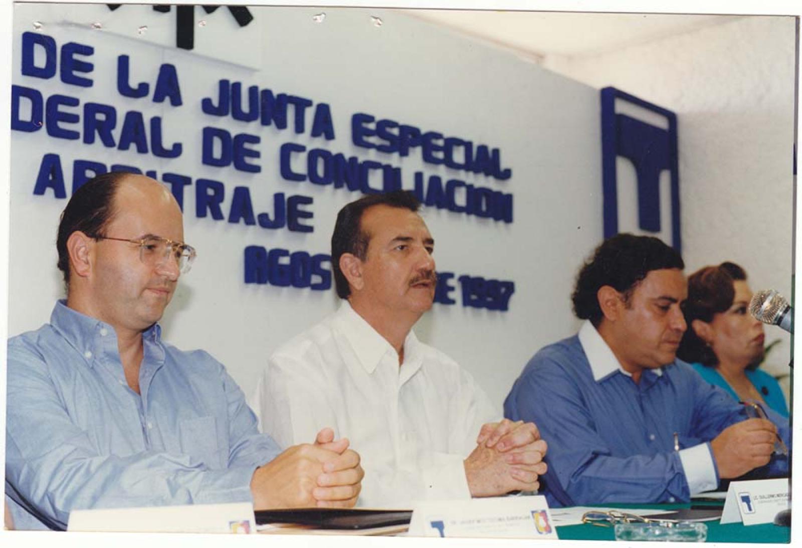 Junta especial federal de conciliación y arbitraje.
