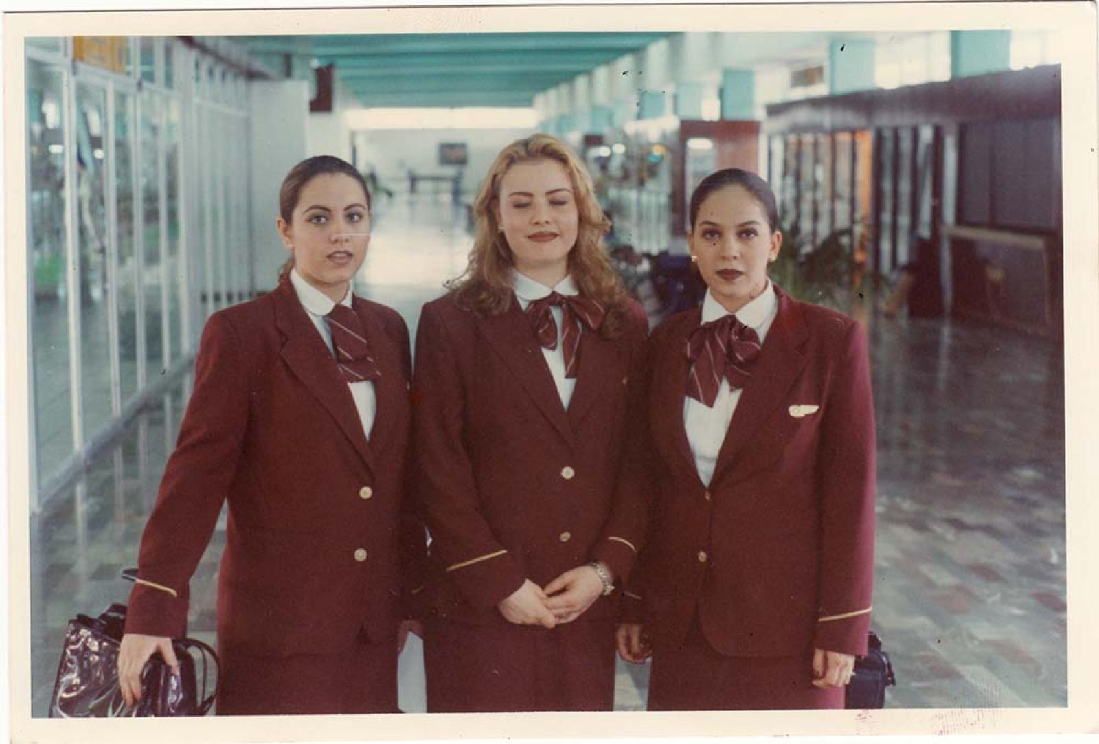 “Katya Paola e Iranía, en aeropuerto”.