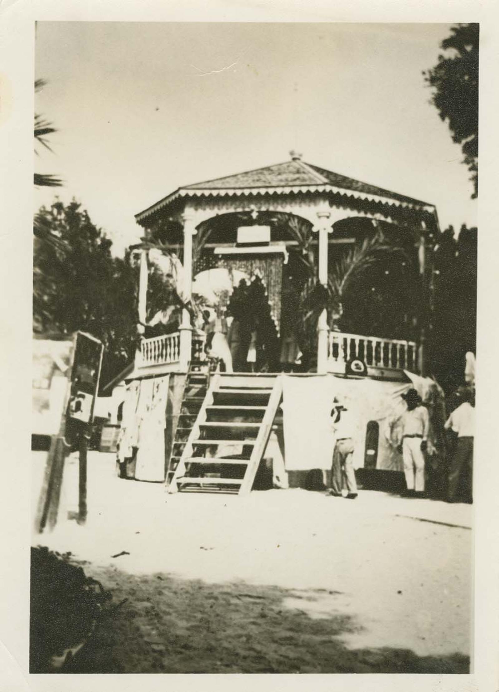 Kiosco del jardín Velasco.