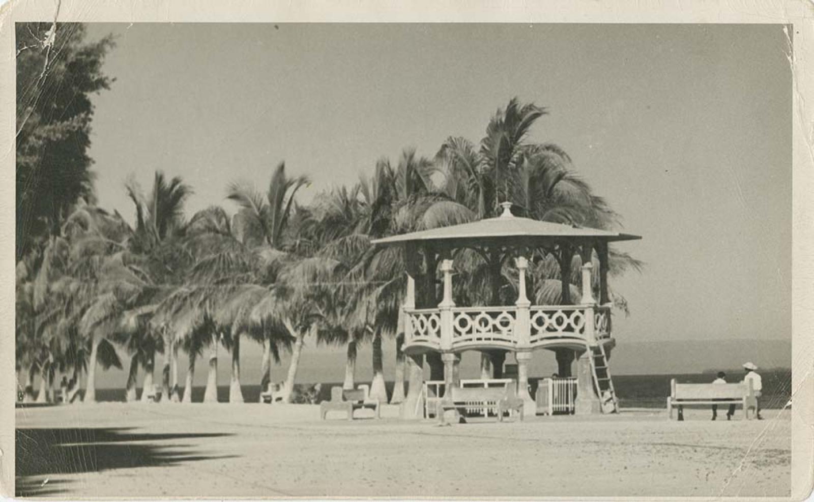 Kiosco del malecón. Paseo Álvaro Obregón, La Paz, Baja California.