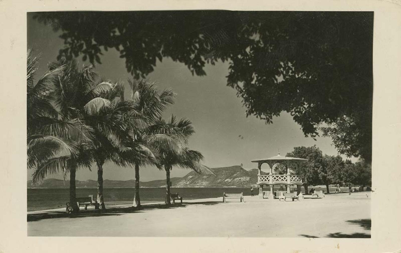 Kiosco y Paseo Álvaro Obregón, malecón de La Paz, Baja California.