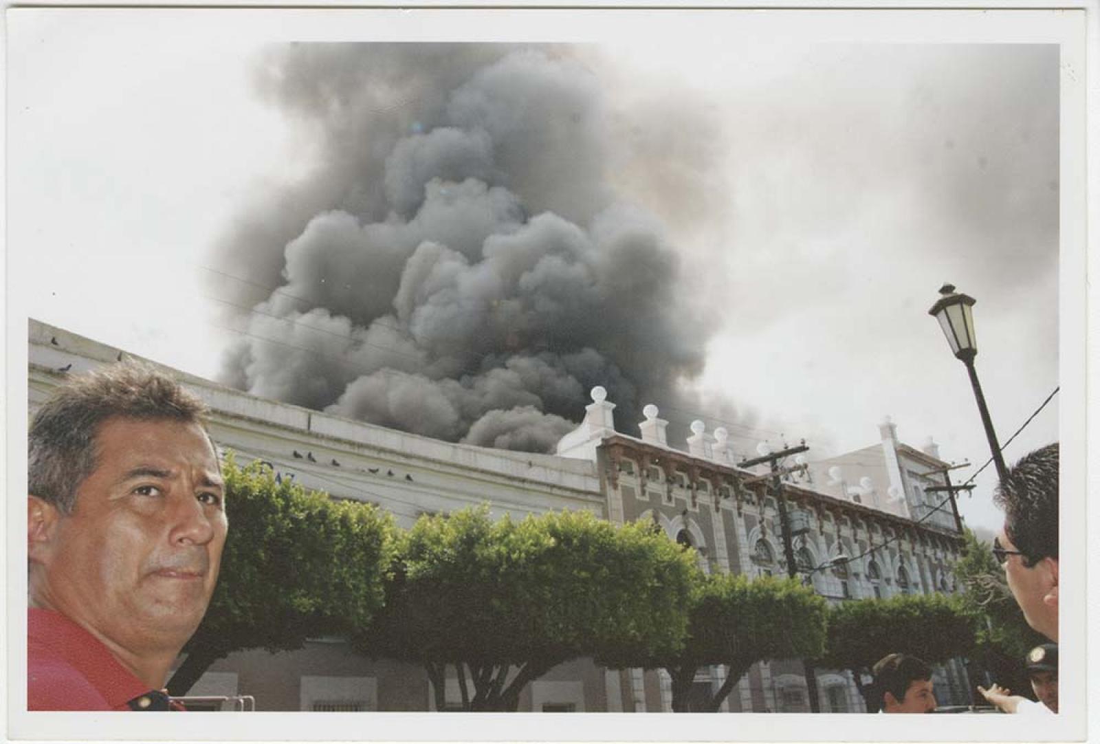 La Perla de La Paz, en el momento de su incendio.