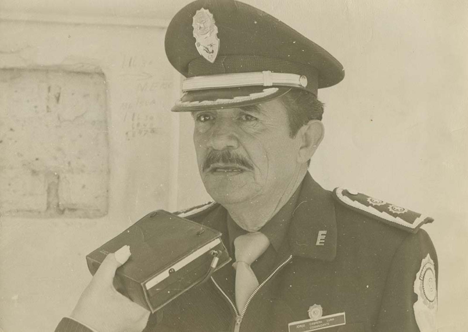 “La policía”