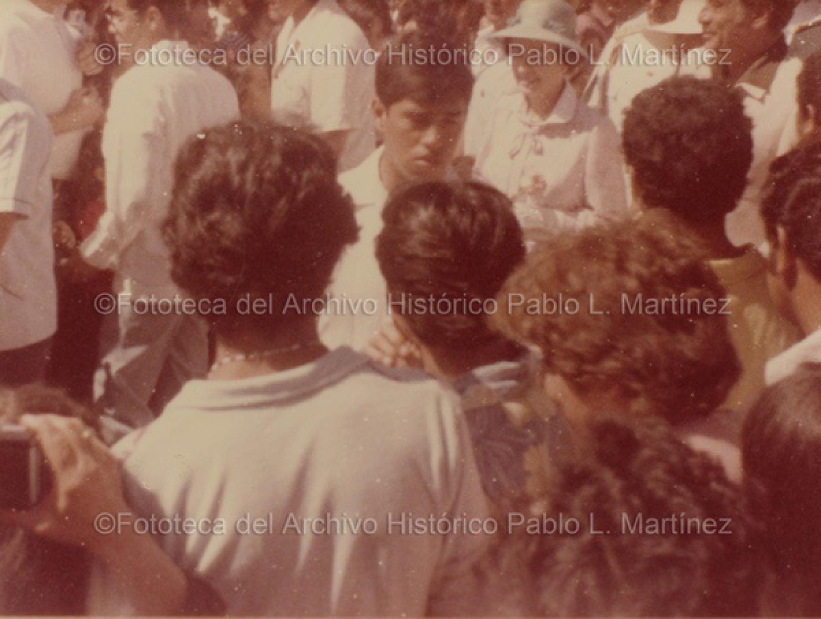 La reina Isabel II de Inglaterra y el príncipe Felipe visitan La Paz, Baja California Sur.