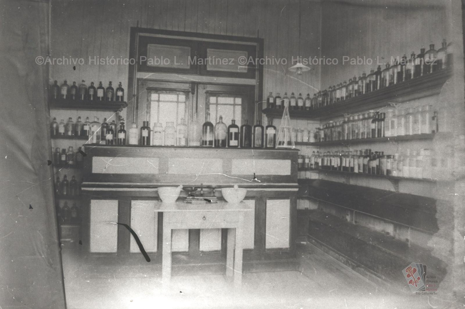 Laboratorio médico del hospital de la compañía El Boleo. Santa Rosalía, Baja California.