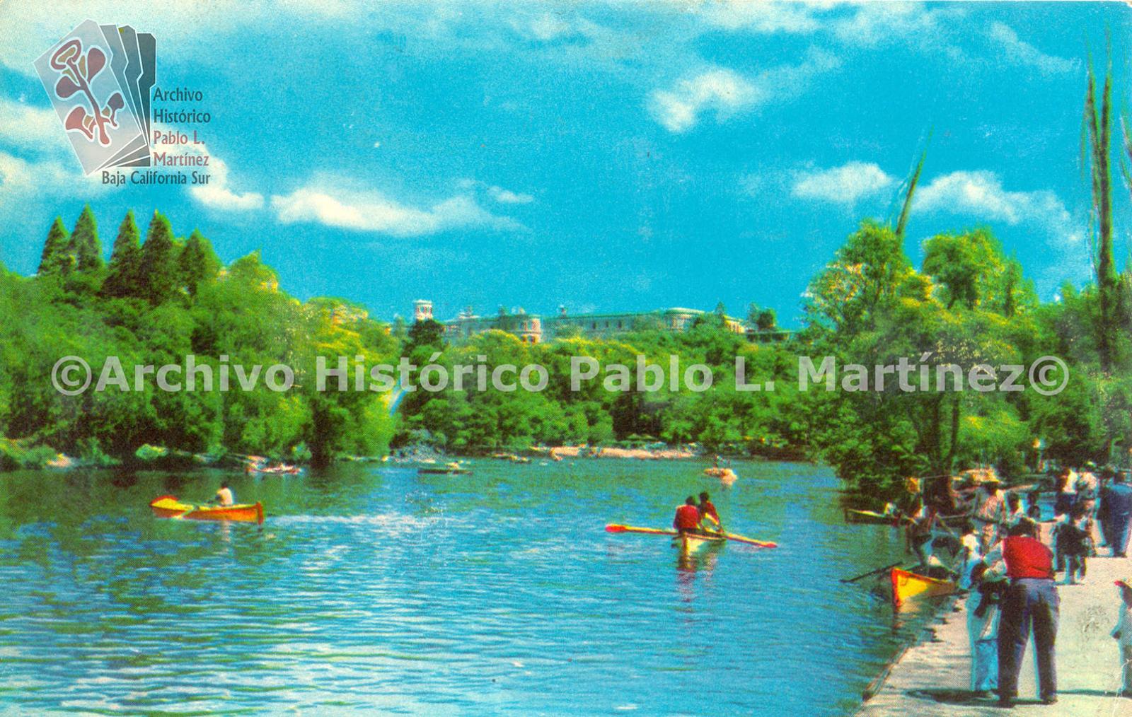 Lago de Chapultepec en la ciudad de México.