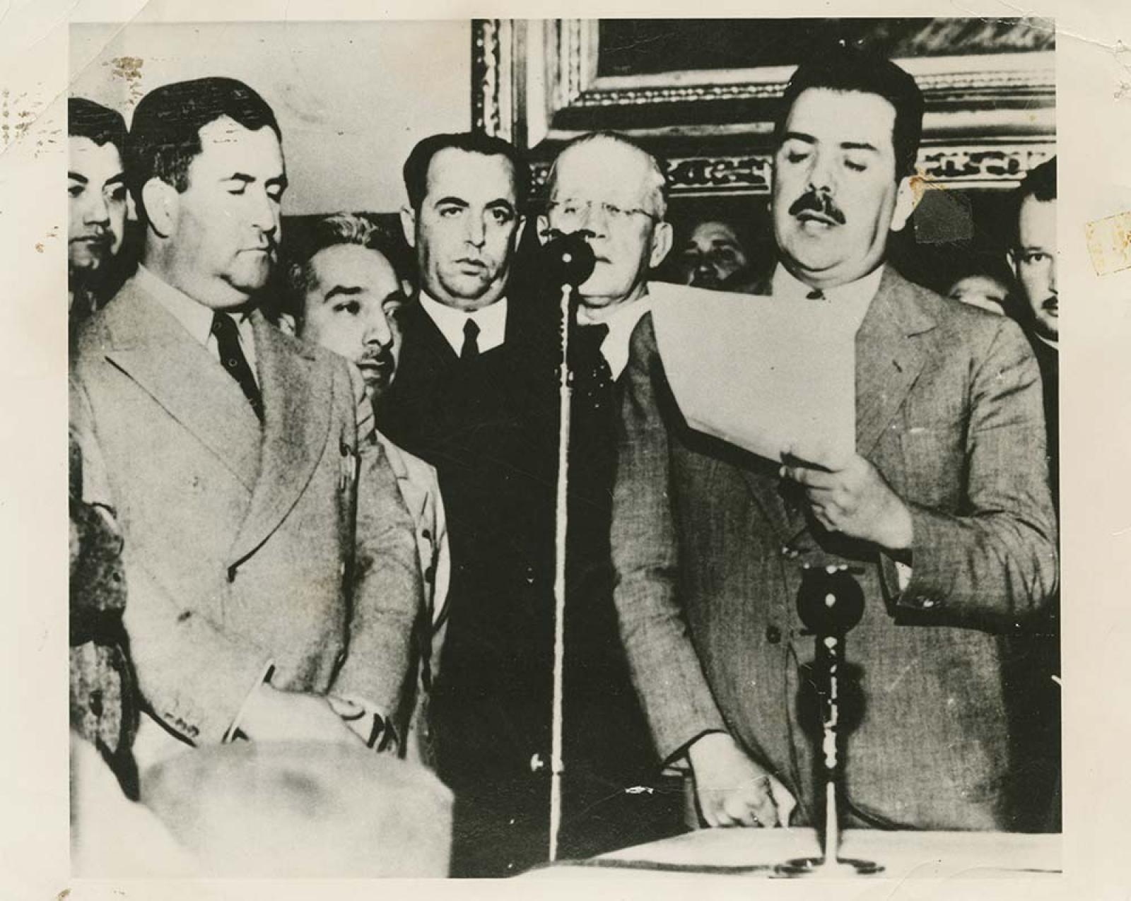 Lázaro Cárdenas e integrantes del gabinete gubernamental.