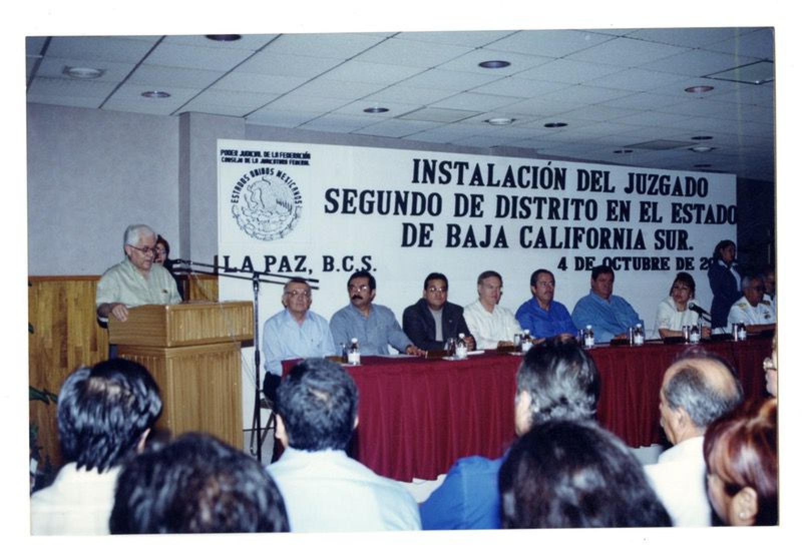 Leonel Cota Montaño y Alfredo Porras Domínguez en evento de instalación del Juzgado Segundo de Distrito en el Estado de Baja California Sur.