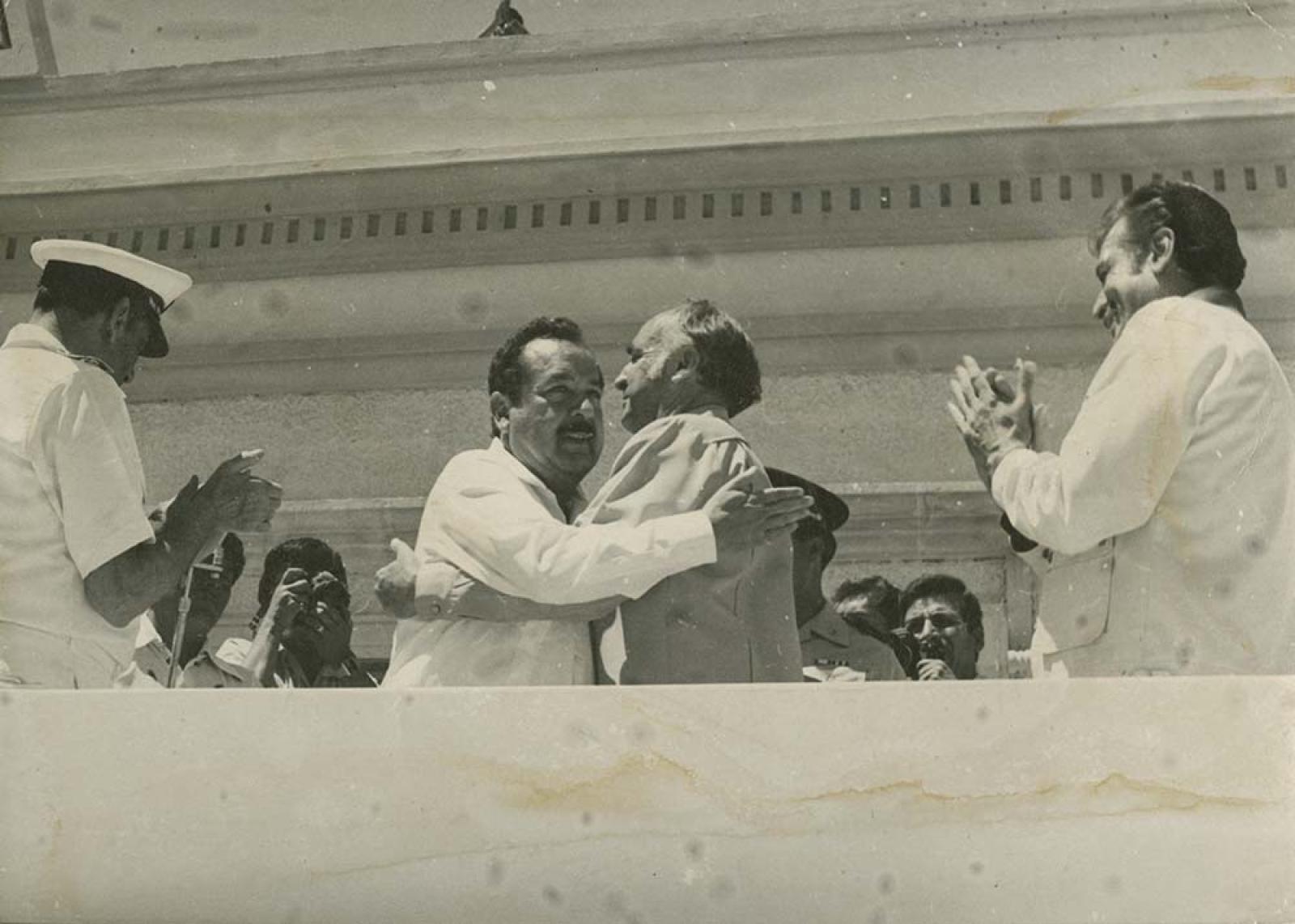 López Portillo y Ángel César en la antigua Casa de Gobierno.