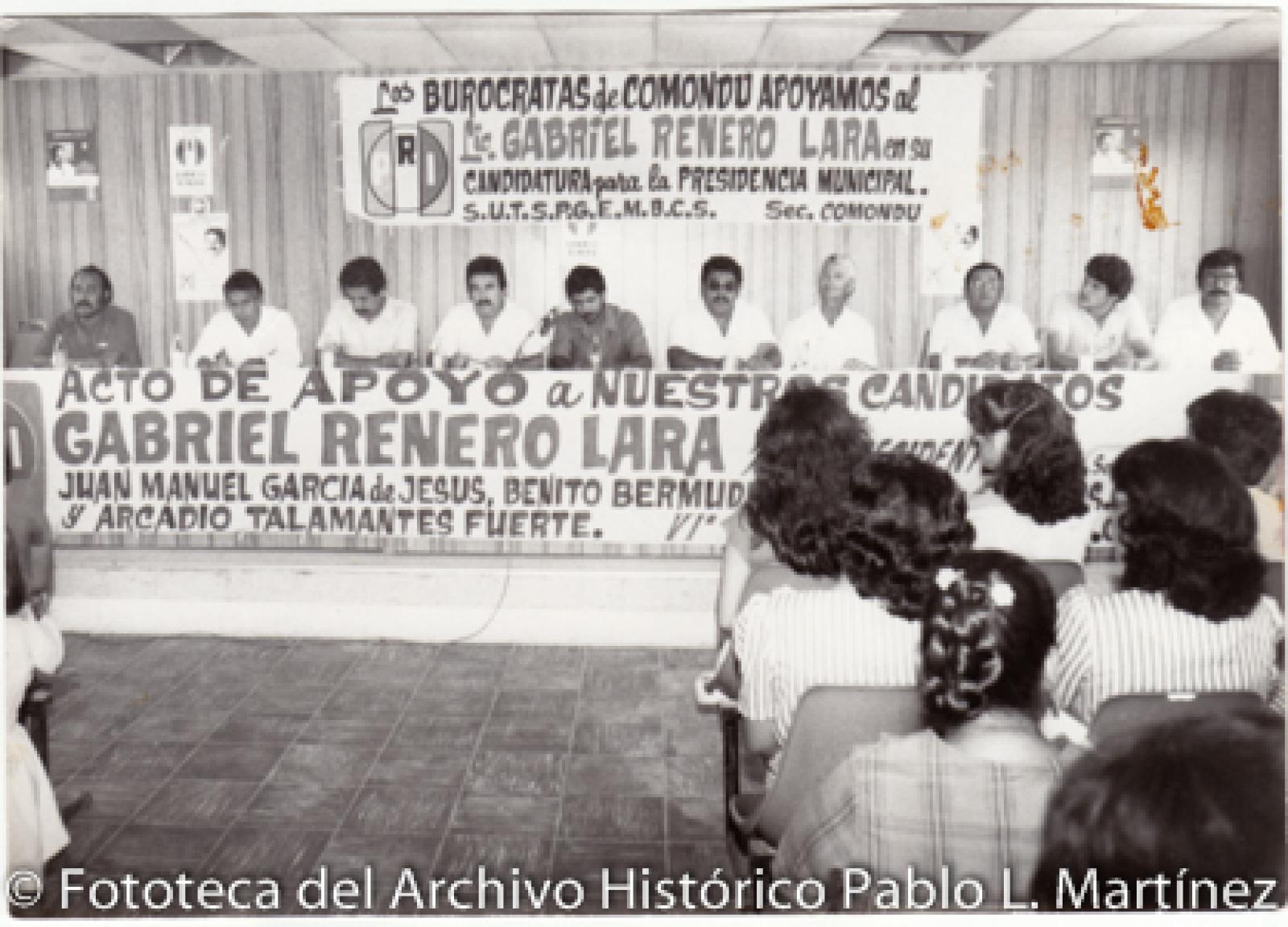 “Los Burócratas”.