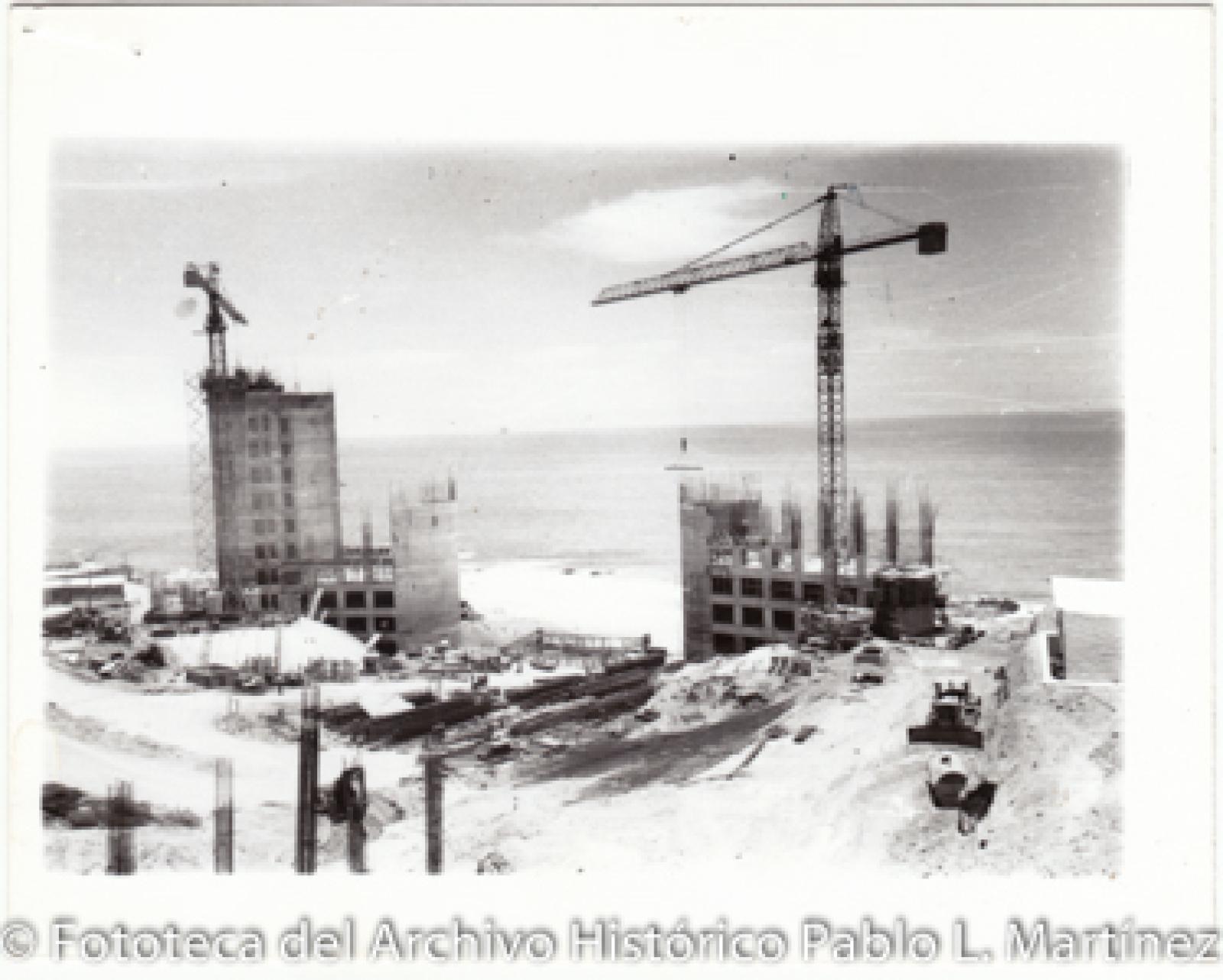 “Los Cabos”.