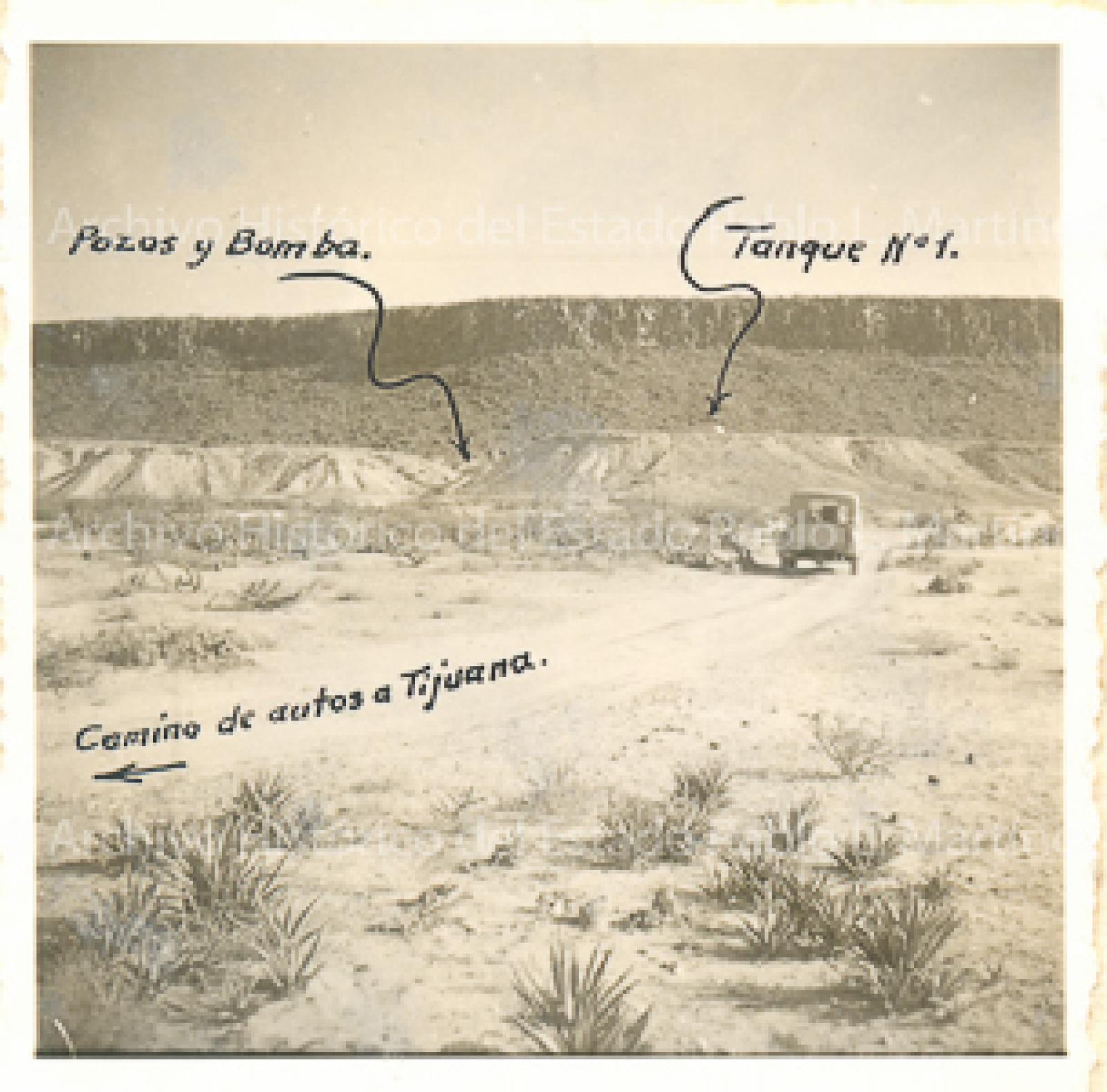 Lugar del pozo y bomba de donde se lleva el agua a la planta empacadora de mariscos en la bahía de San Juanico.
