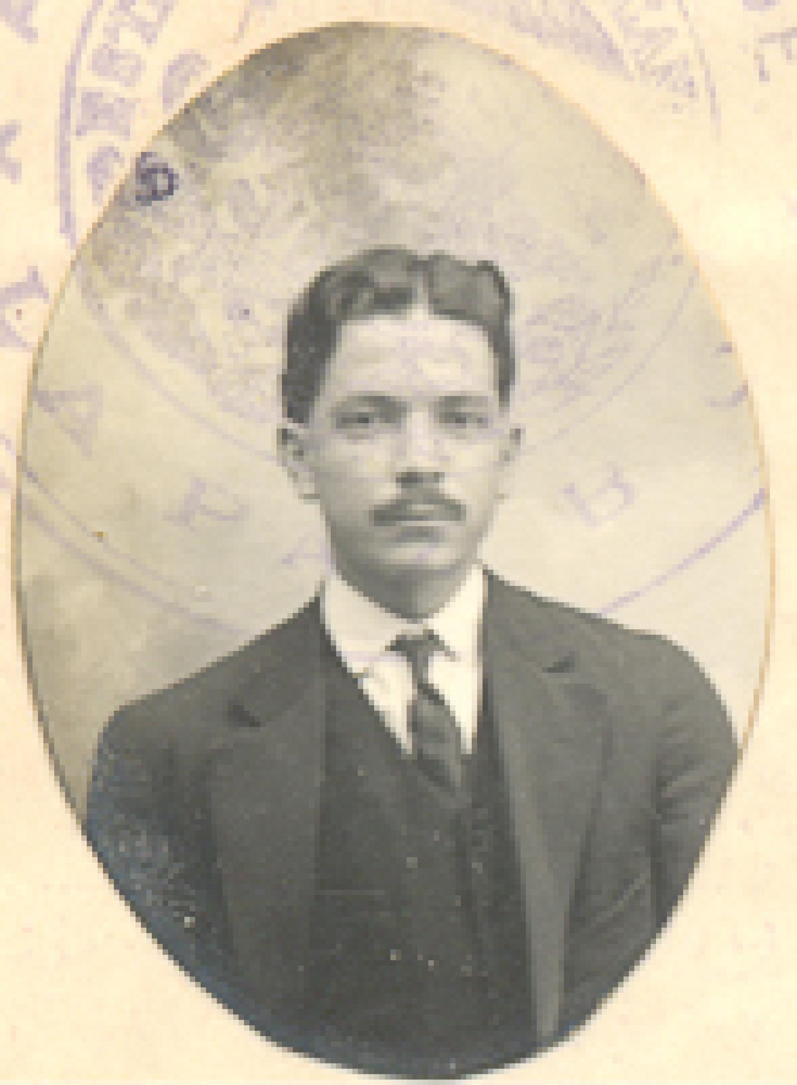 Luis D. González.