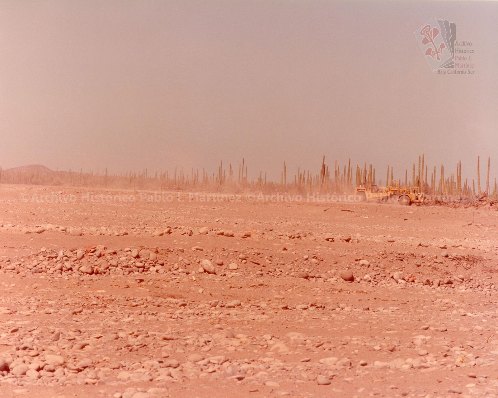 Manejo de máquinas para faenas en campo rural.