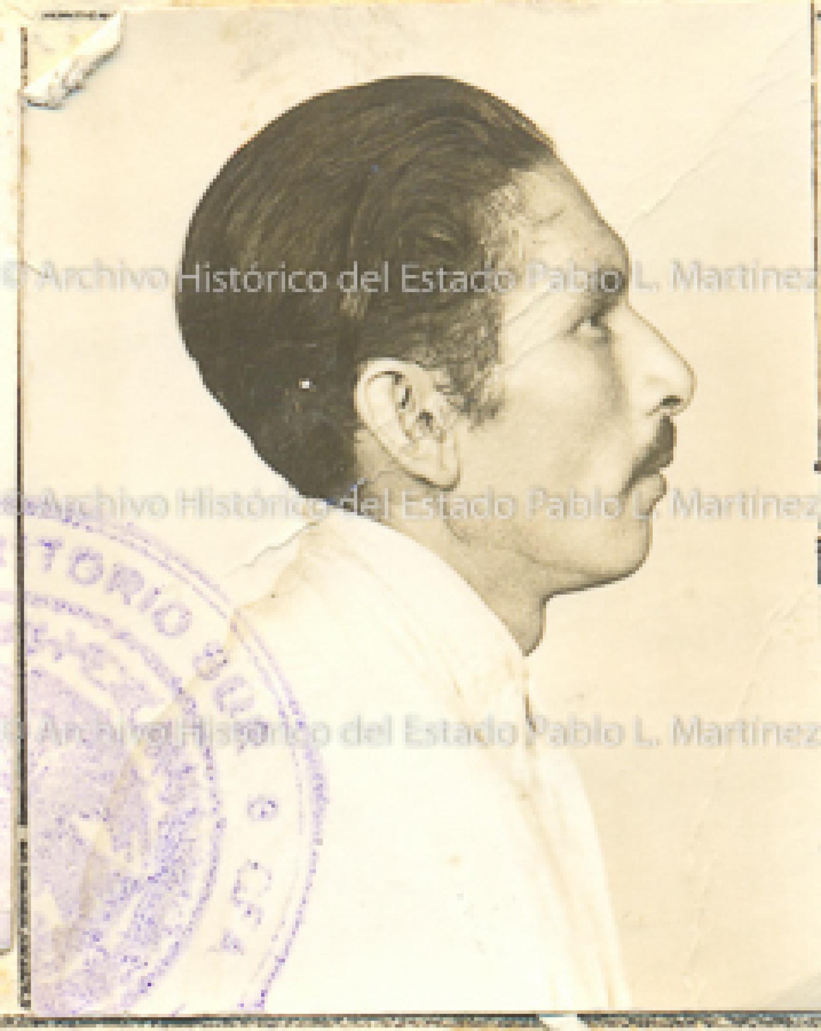 Manuel Mendoza Trasviña de perfil