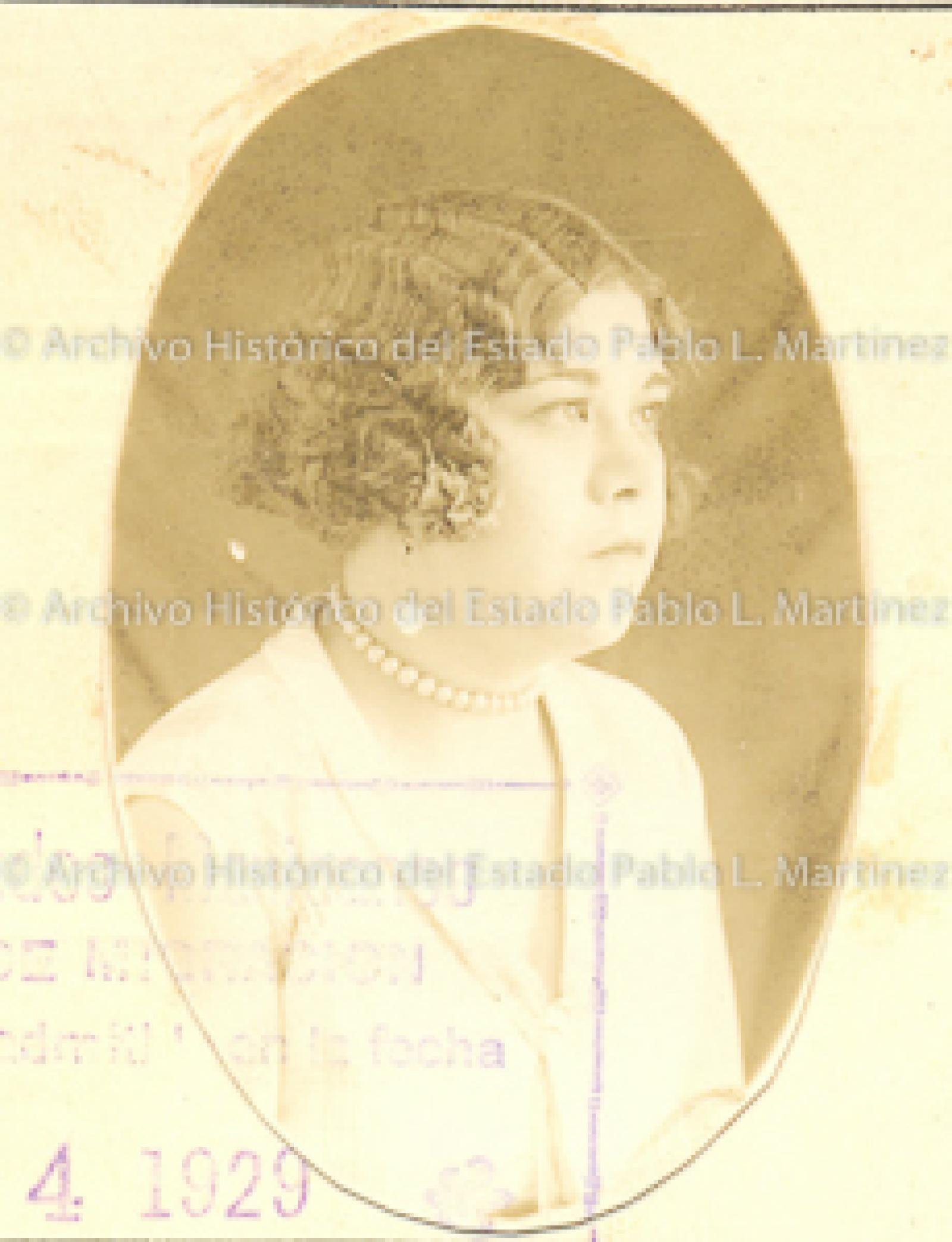 Manuela Guillermina Soto de perfil.