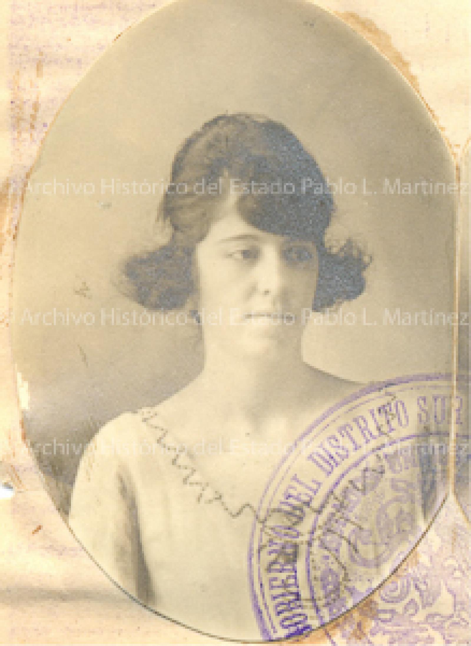 María Teresa Estrada.