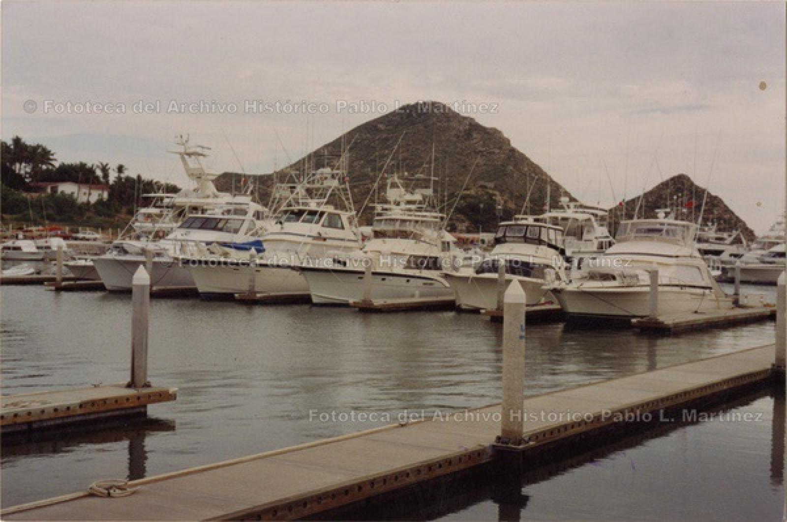 “Marina de Cabo San Lucas”.