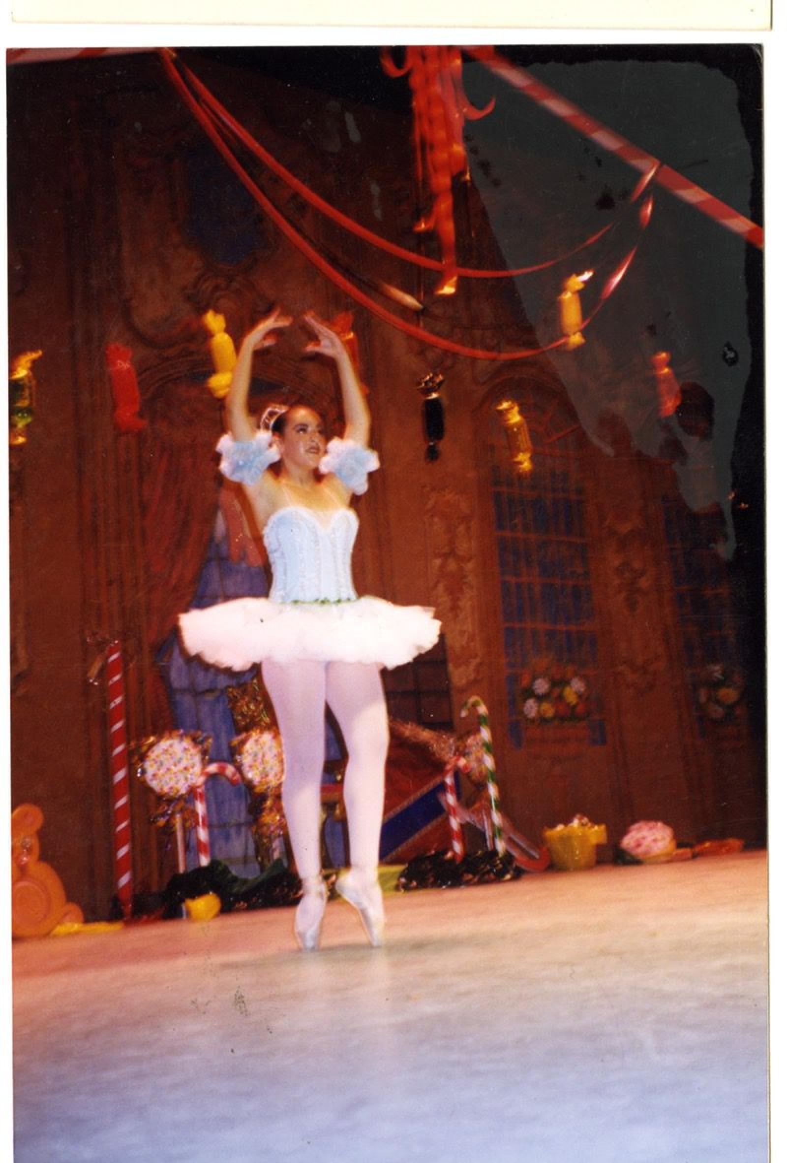 Martha Gabriela Andrade Ayala en presentación del ballet de La Paz, Baja California Sur.
