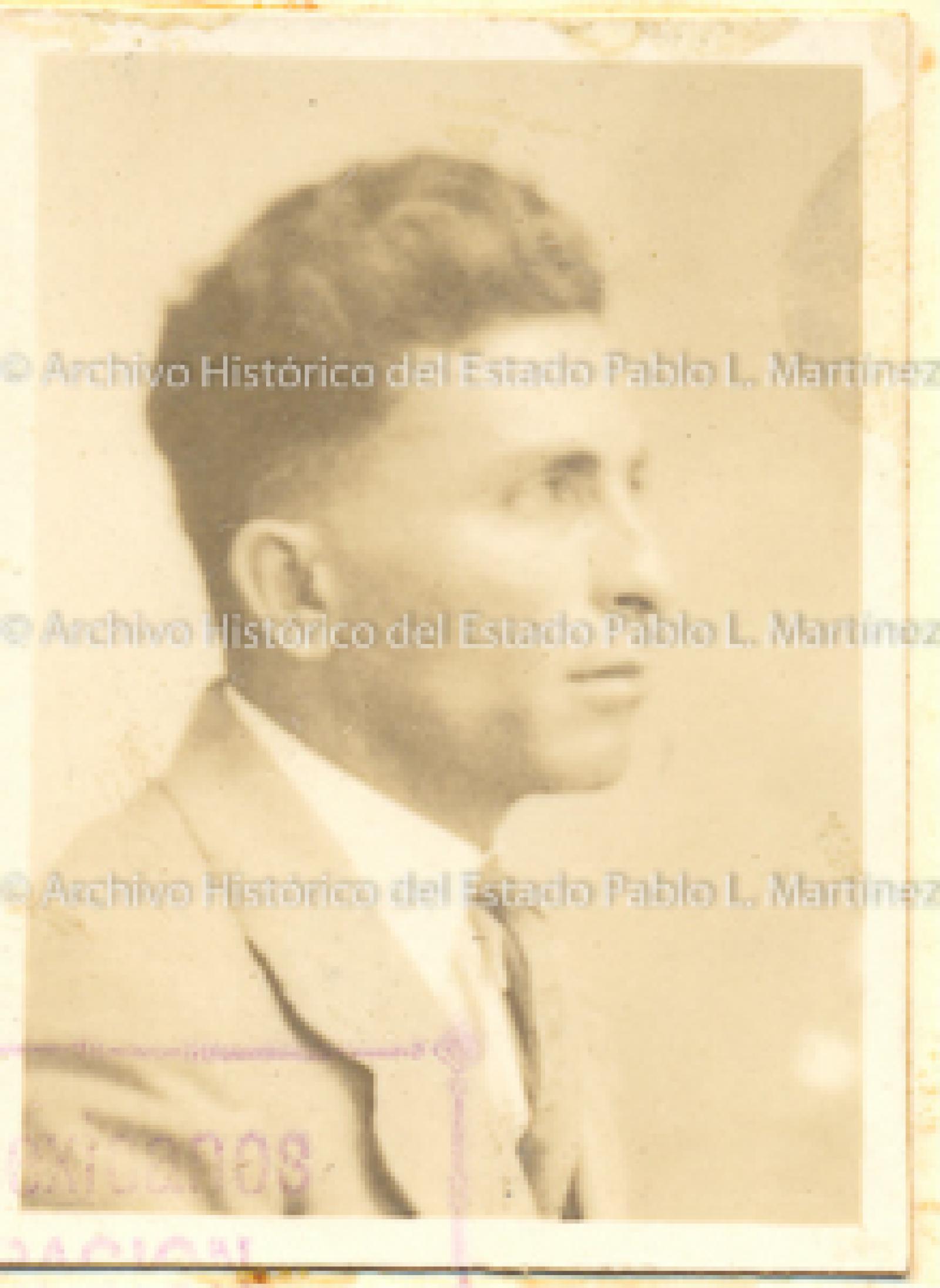 Martín Peláez de perfil.
