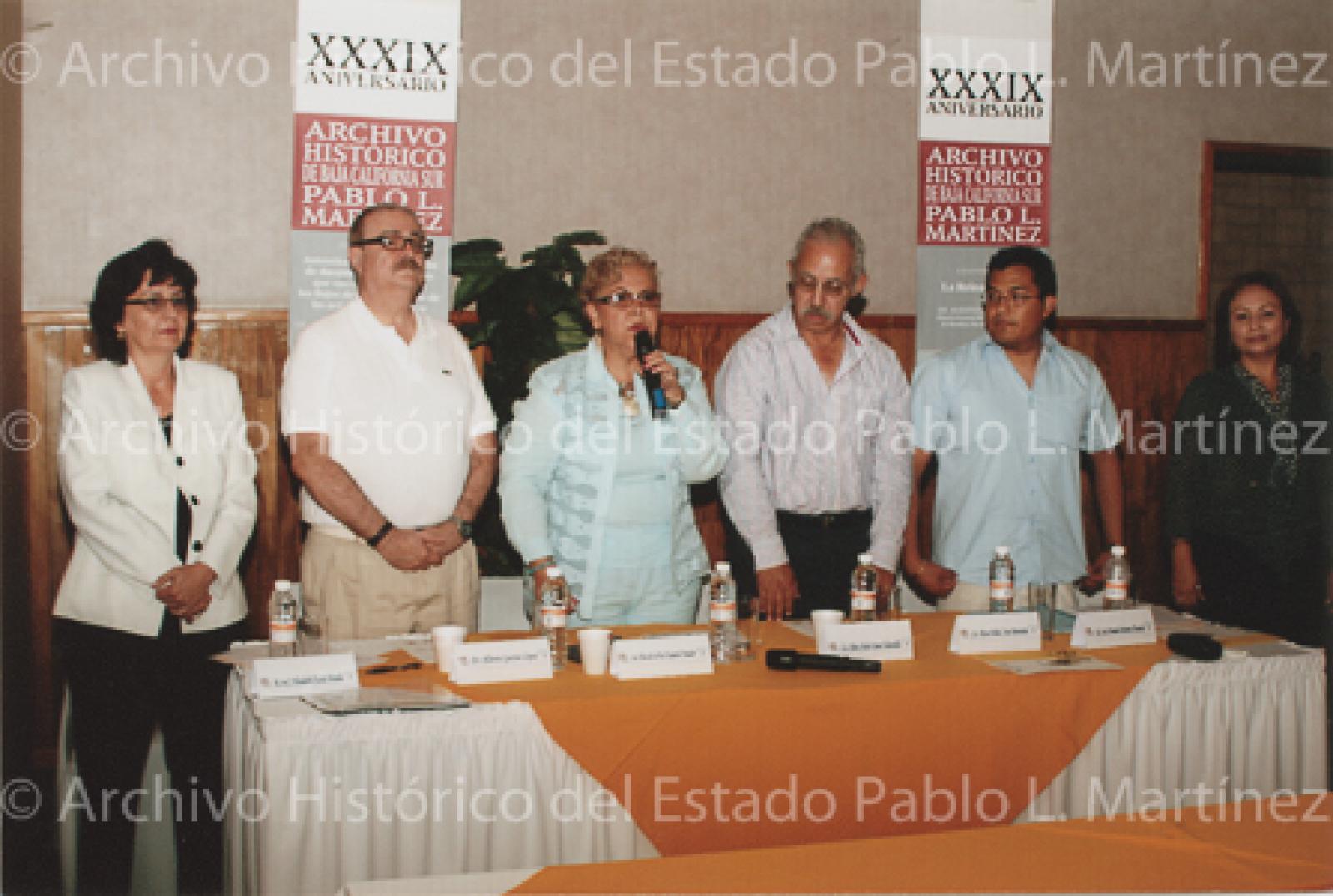 Mesa de ponentes en el XXXIX aniversario del Archivo Histórico Pablo L. Martínez.