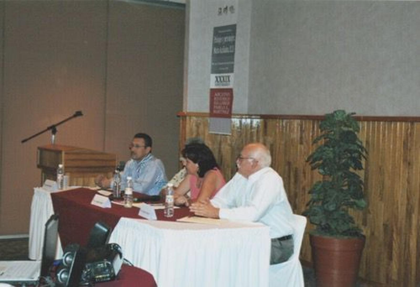 Mesa de ponentes que presentan al libro María Auxiliadora, Baja California Sur.