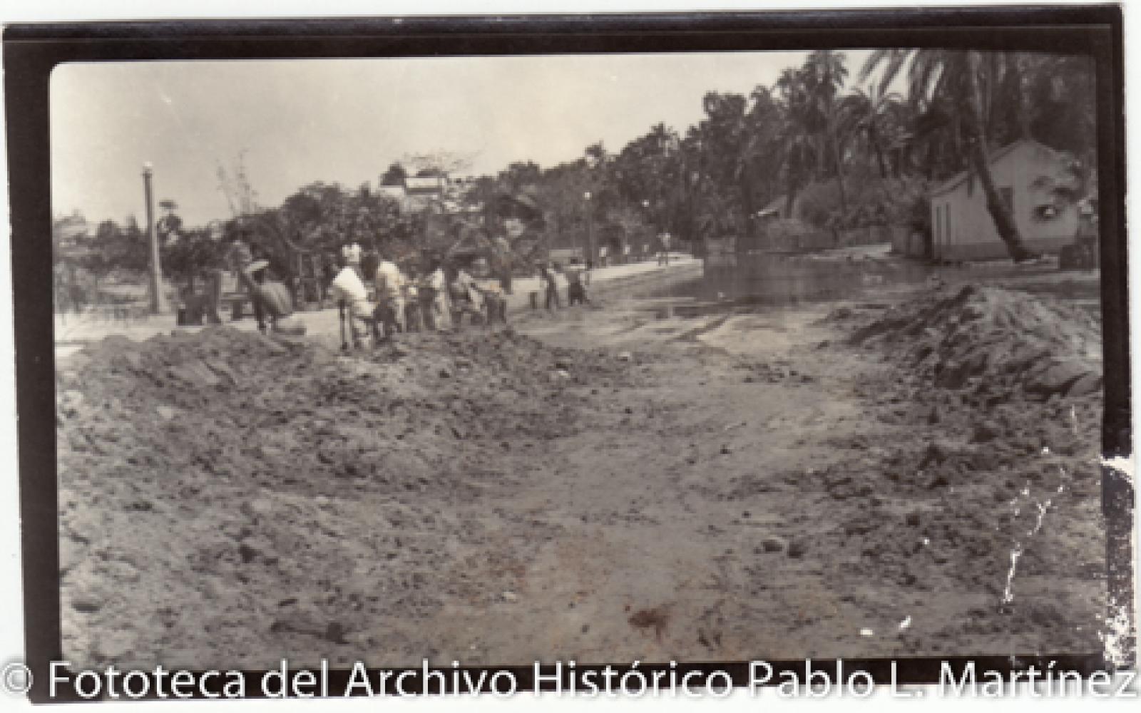 Militares en limpieza de calles.