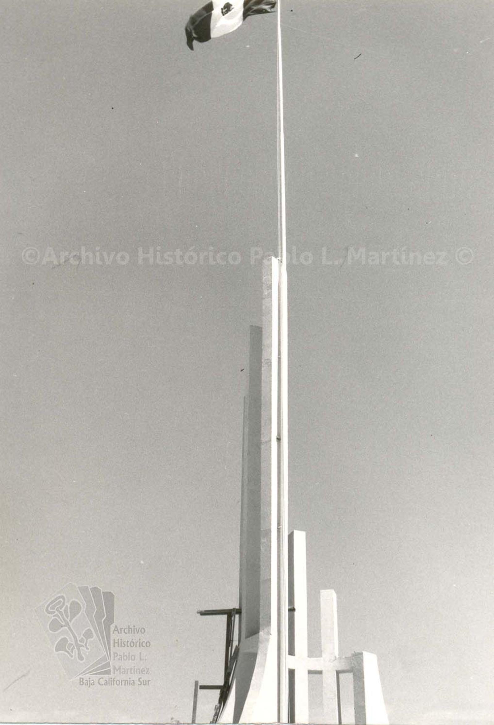 Monumento a la bandera en Cabo San Lucas, Baja California Sur.