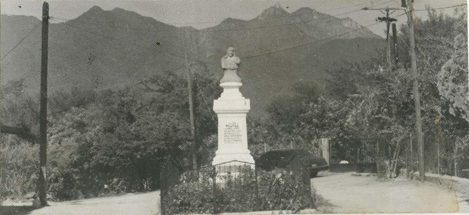 Monumento a la Madre. MIraflores, Baja California Sur.